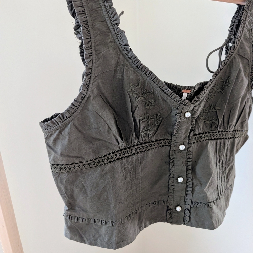 NWT Free People Floral Embroidered Kerry Cropped Tank In Army Green - Picture 4 of 7